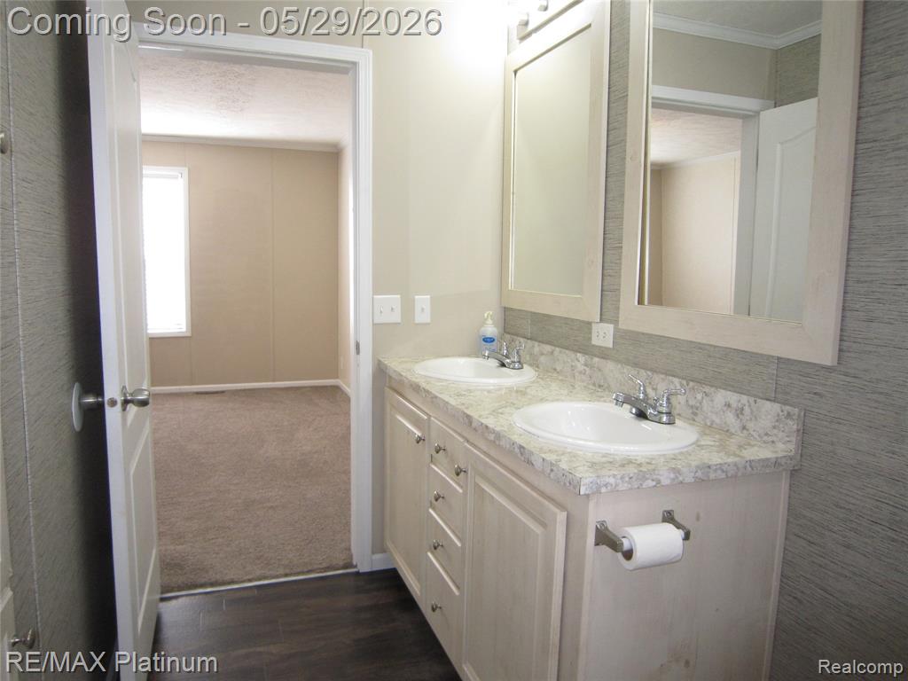 5615 Cherokee Bend Bend, Howell, MI 48843 — Photo 13