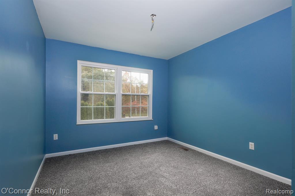 955 Covington, Marysville, MI 48040 — Photo 20