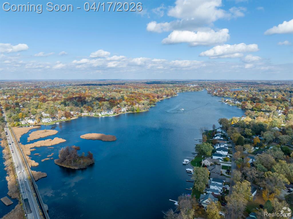 1612 Connecticut Street, Wolverine Lake, MI 48390 — Photo 2