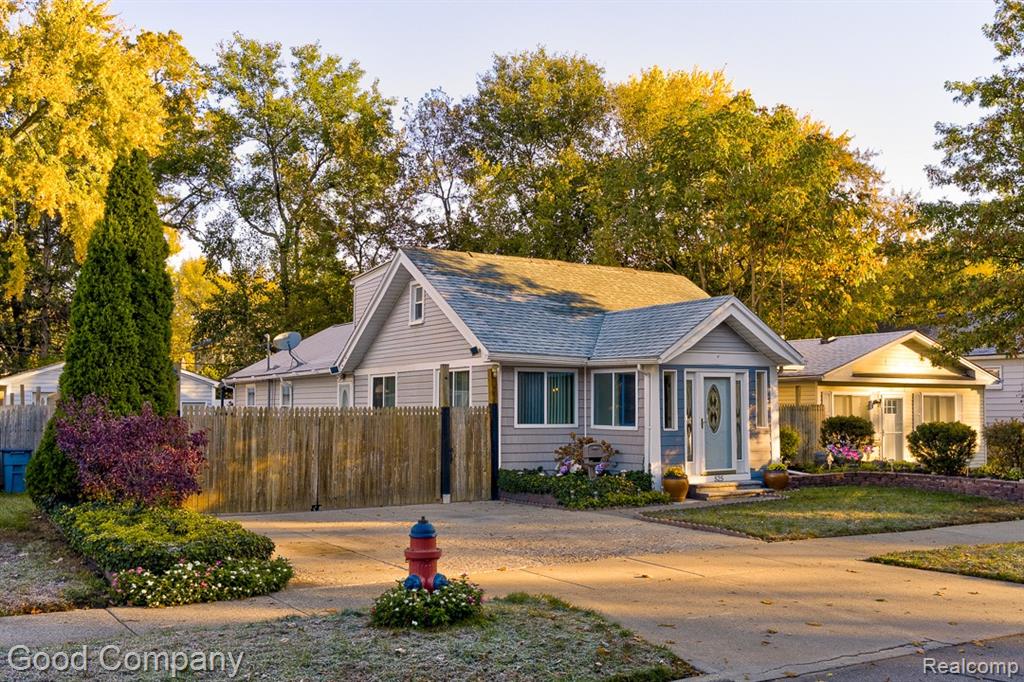 100 SE Dwight Avenue, Grand Rapids, MI, 49506