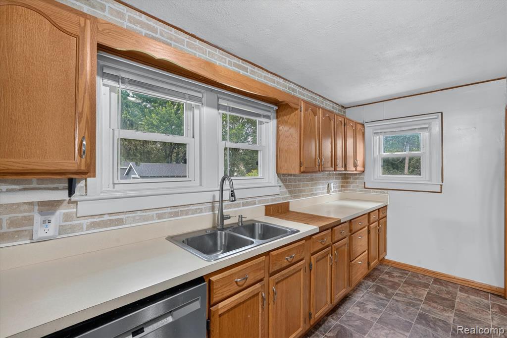 4110 Ogema Avenue, Flint, MI 48507 — Photo 15