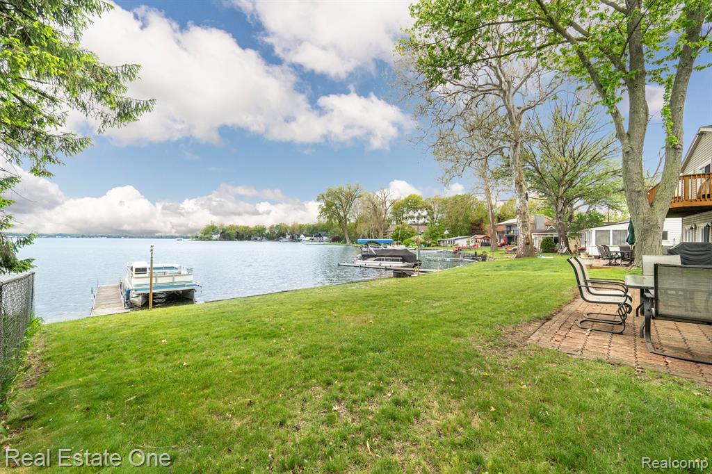 10194 Elmcrest Road, Whitmore Lake, MI 48189 — Photo 26