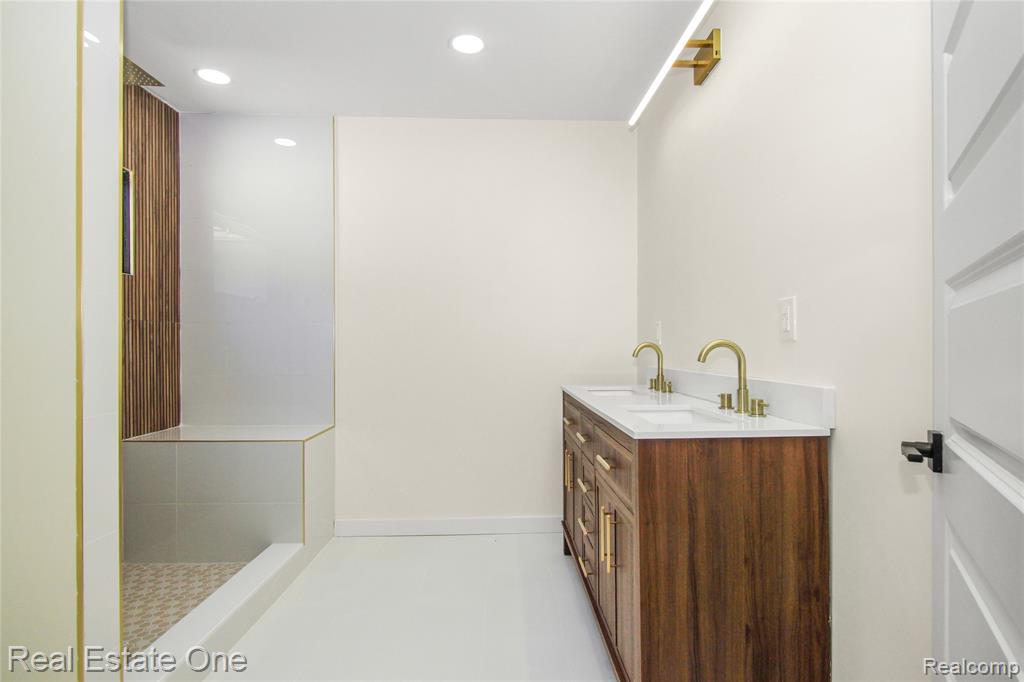 9047 Gale Road, White Lake, MI — Photo 47