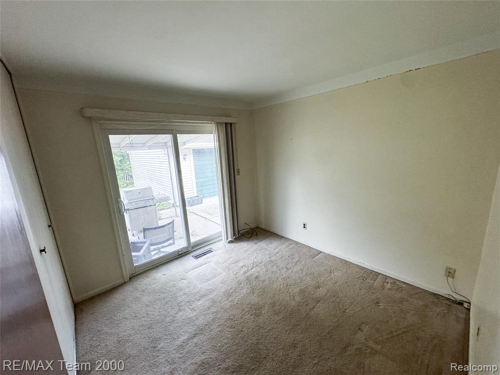 7310 PLAINFIELD Street, Dearborn Heights, MI 48127 — Photo 4