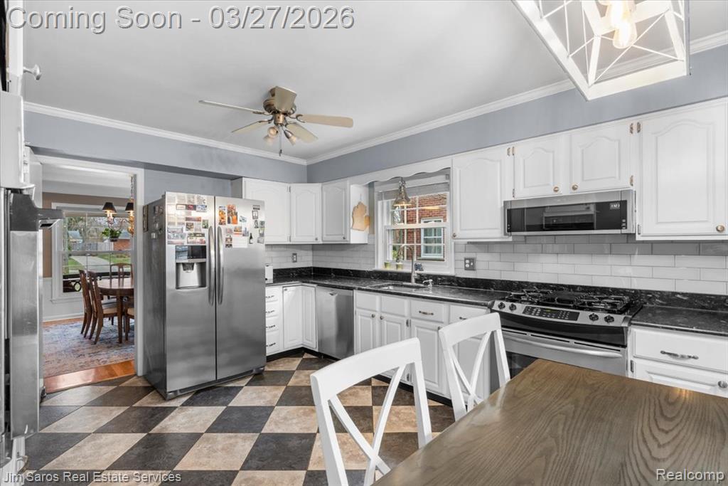 789 Lakeland Street, Grosse Pointe, MI 48230 — Photo 11