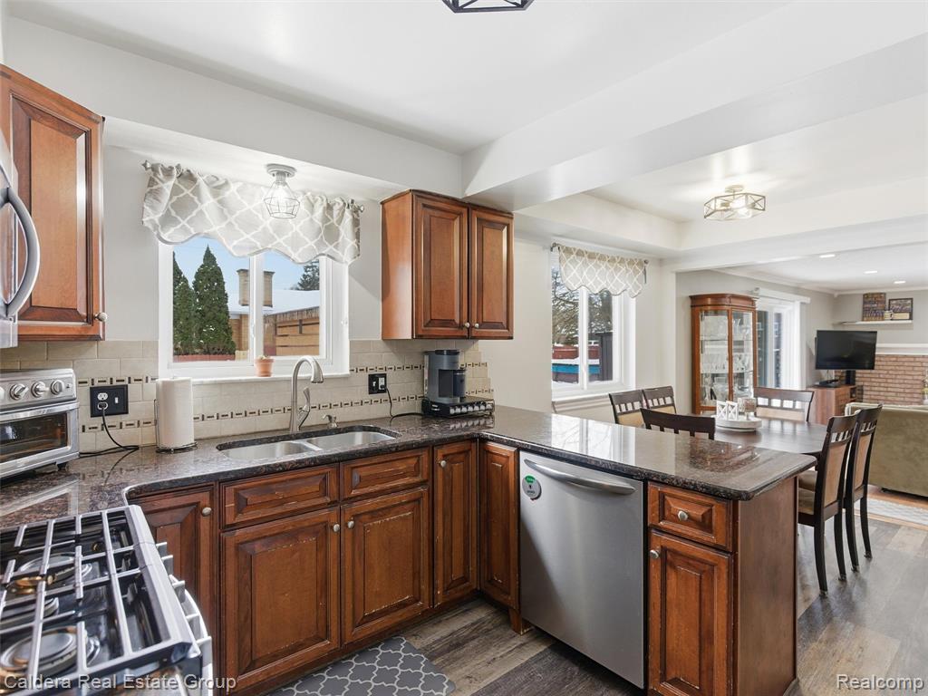 5920 Montgomery Drive, Utica, MI 48316 — Photo 19