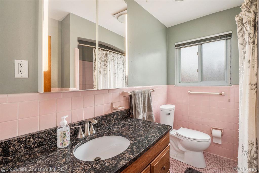 8458 FRANCINE Street, Warren, MI 48093 — Photo 10