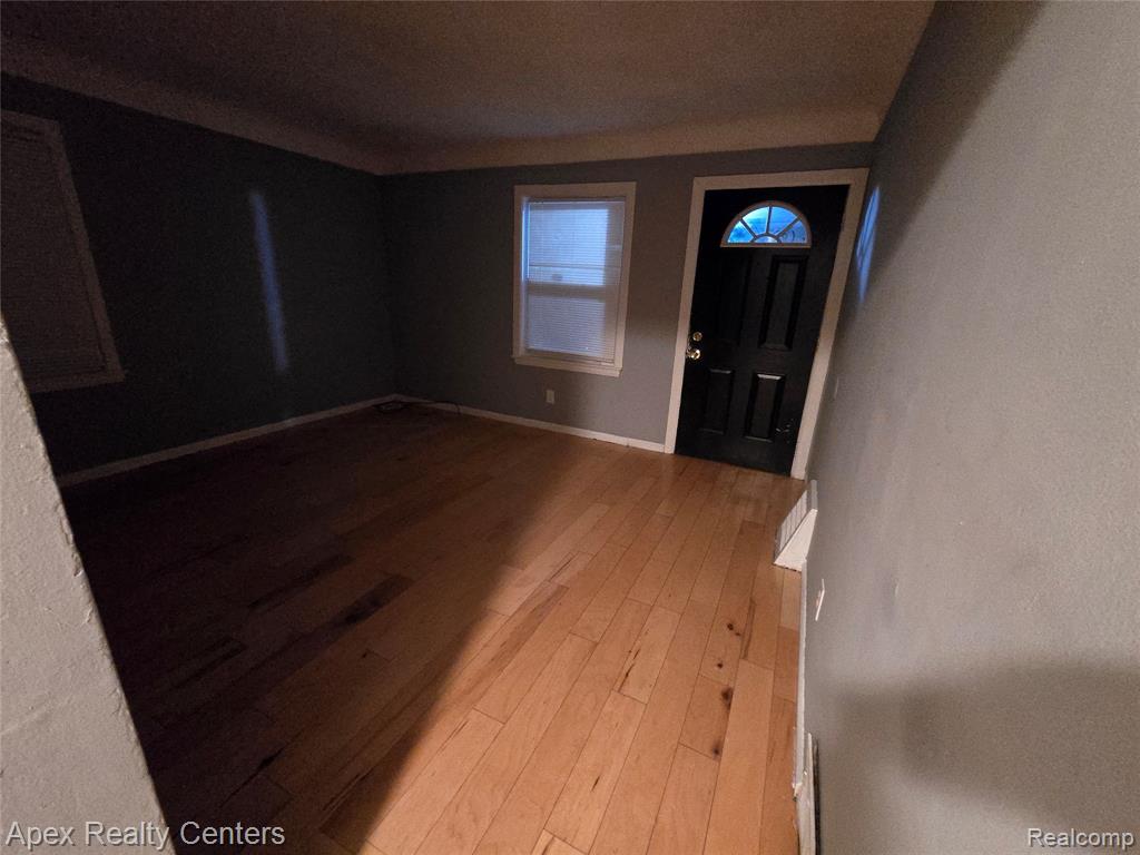 7668 Evergreen Avenue, Detroit, MI 48228 — Photo 4