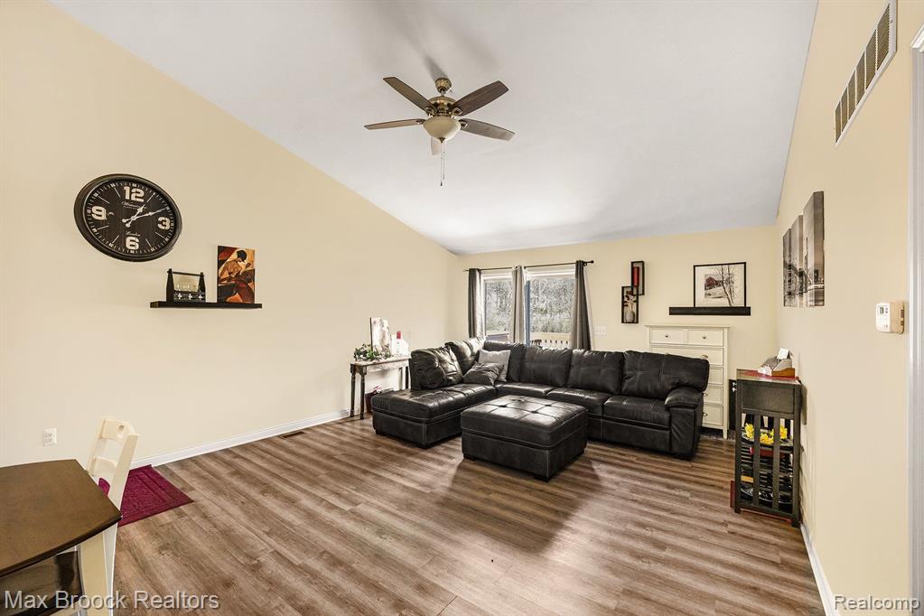 205 JONATHON Drive, Almont, MI 48003 — Photo 11