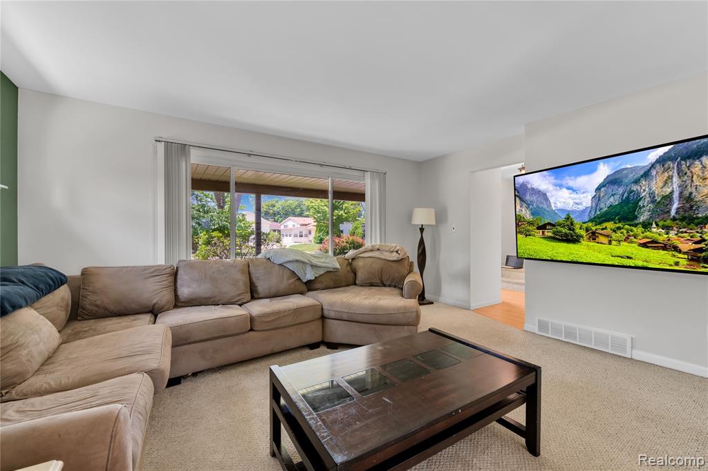 607 Ashburnham Street, Auburn Hills, MI 48326 — Photo 5