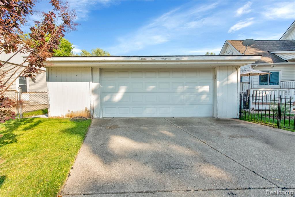 81 CROCKER Boulevard, Mount Clemens, MI 48043 — Photo 28