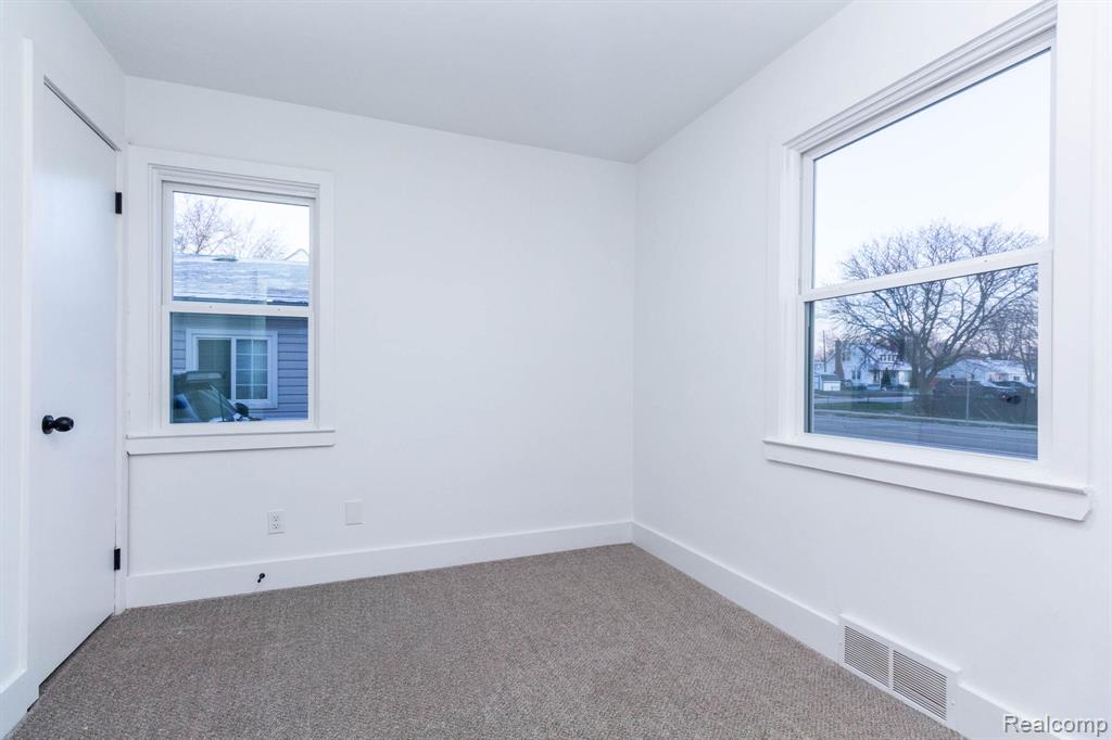 17322 Martin Road, Roseville, MI 48066 — Photo 14
