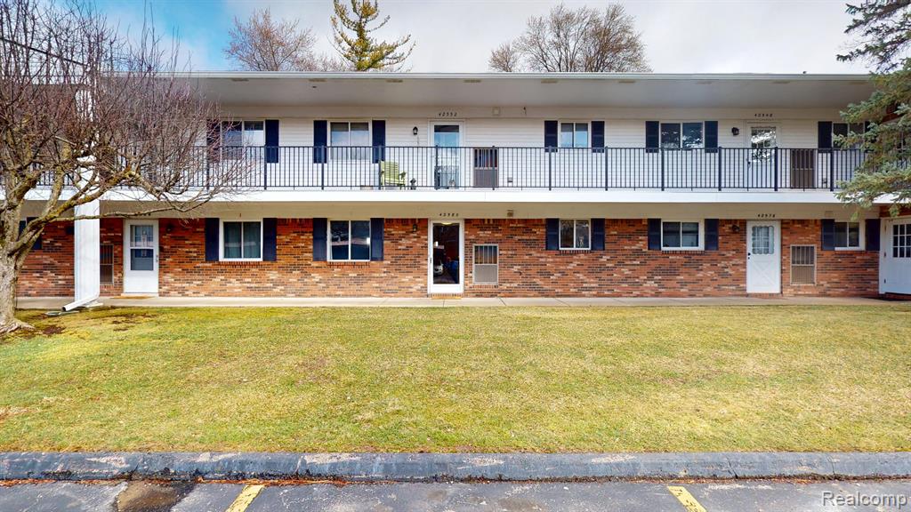 42580 Plymouth Hollow Drive, Plymouth, MI 48170 — front exterior