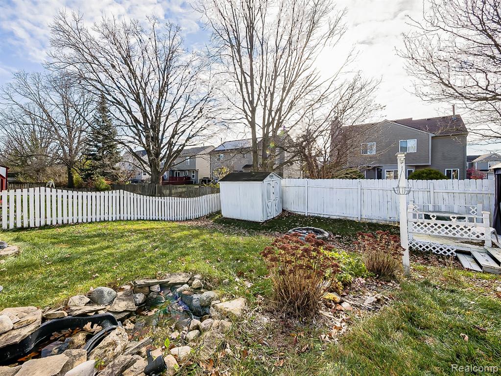 7594 Bay Tree Drive, Ypsilanti, MI 48197 — Photo 25