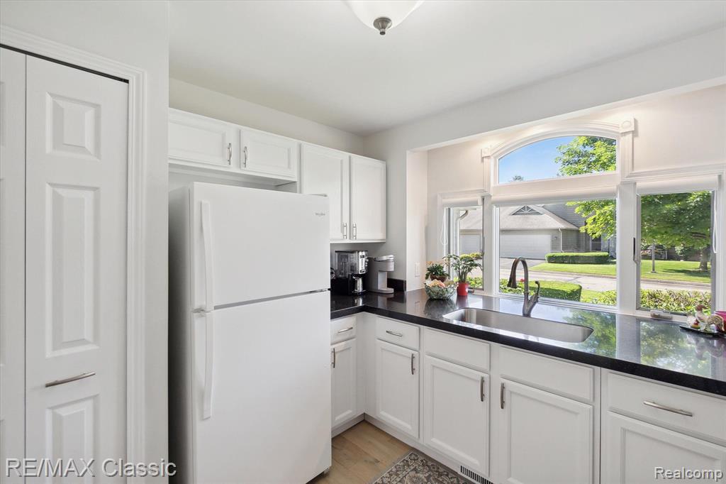 1202 ARBOR RIDGE Drive, 2, Brighton, MI 48116 — Photo 15