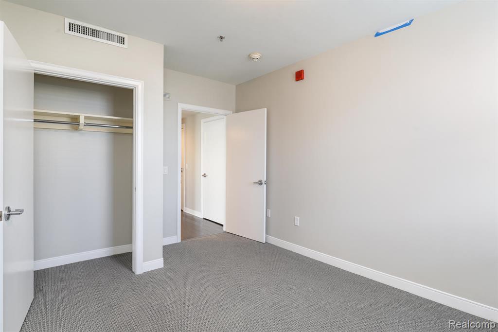 525 W Lafayette Boulevard, Detroit, MI 48226 — Photo 14