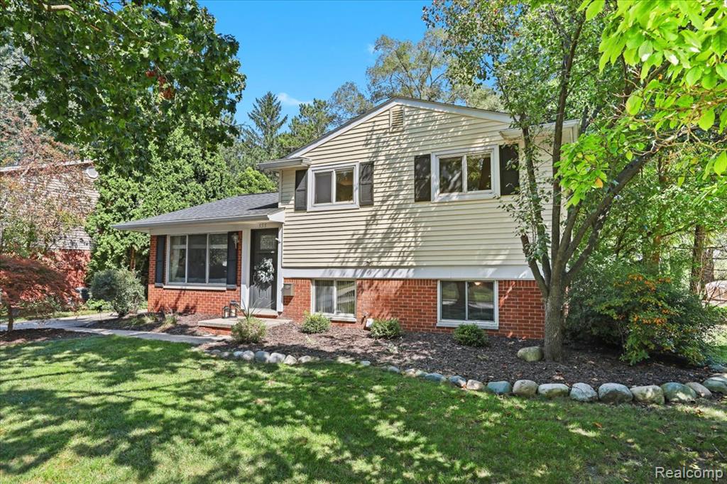 555 Lindsay Drive, Plymouth, MI 48170 — Photo 3