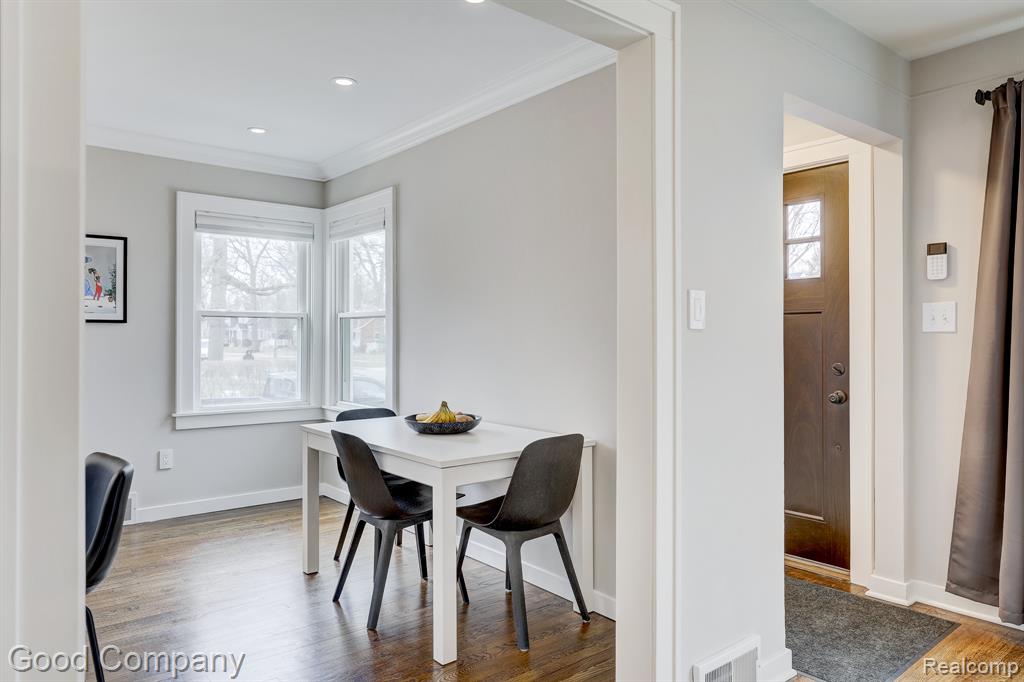 602 N Vermont Avenue, Royal Oak, MI 48067 — Photo 8
