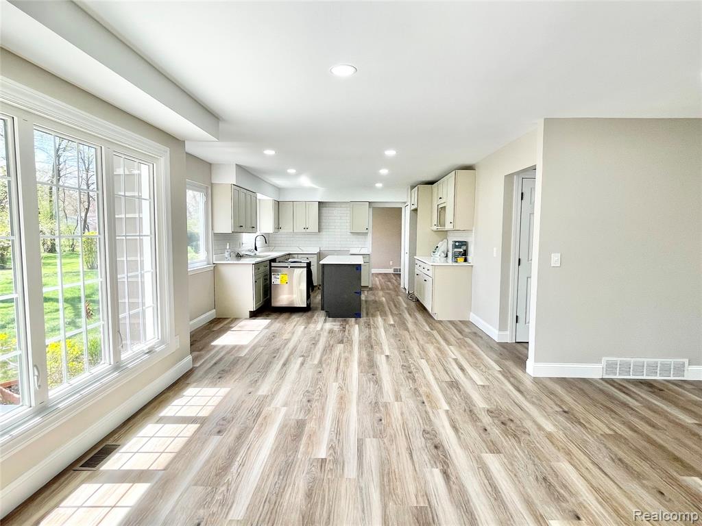 600 SEDGEFIELD Drive, Bloomfield Hills, MI 48304 — Photo 8