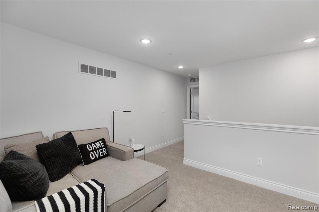 803 Balmoral Ln, Troy, MI 48085 — Photo 15
