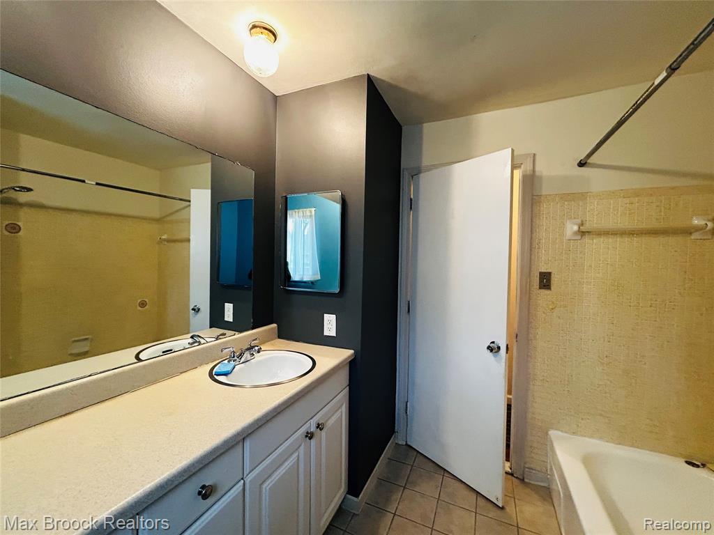 4113 TELEGRAPH Road, Bloomfield Hills, MI 48302 — Photo 16