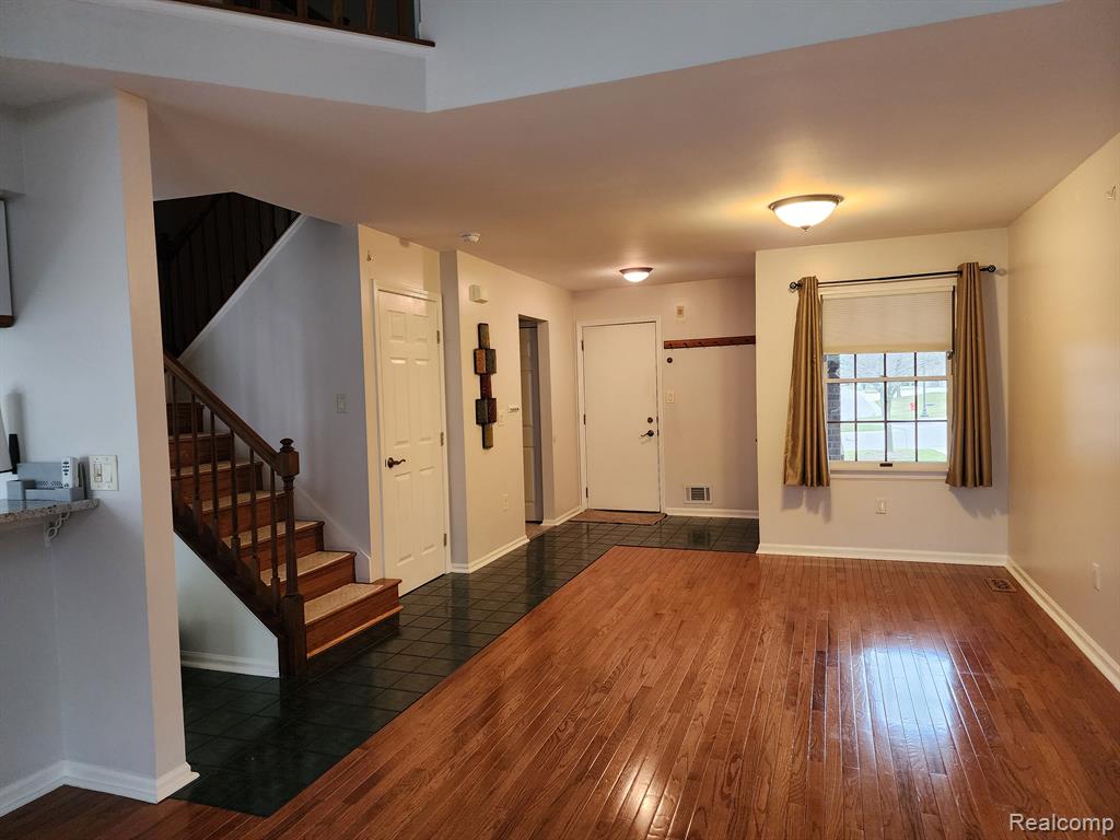 45061 HORSESHOE Circle, Canton, MI 48187 — Photo 11