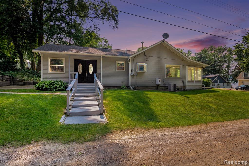 5905 Fonda Lake Drive, Brighton, MI 48116 — Photo 2
