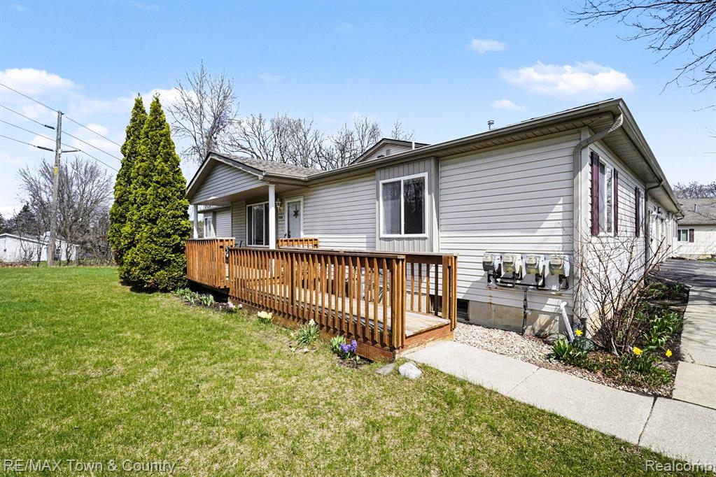 9358 Parkview Circle, Grand Blanc, MI 48439 — Photo 24