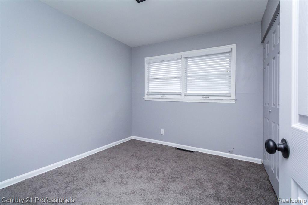 20300 Chapel Street, Detroit, MI 48219 — Photo 18