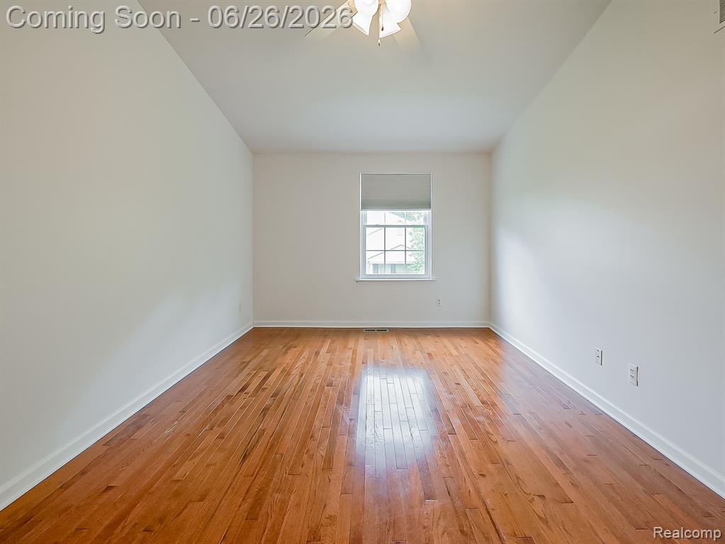 160 Pine Tree Ridge Drive, 3, Waterford, MI 48327 — Photo 11