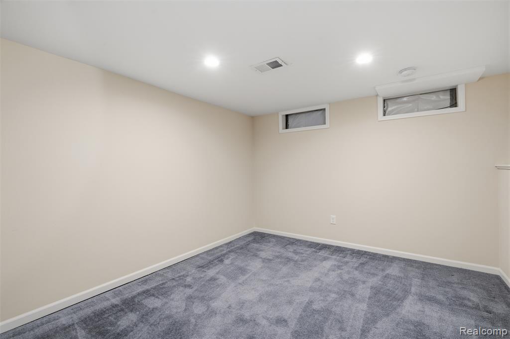3756 Chevron Drive, Highland, MI 48356 — Photo 16