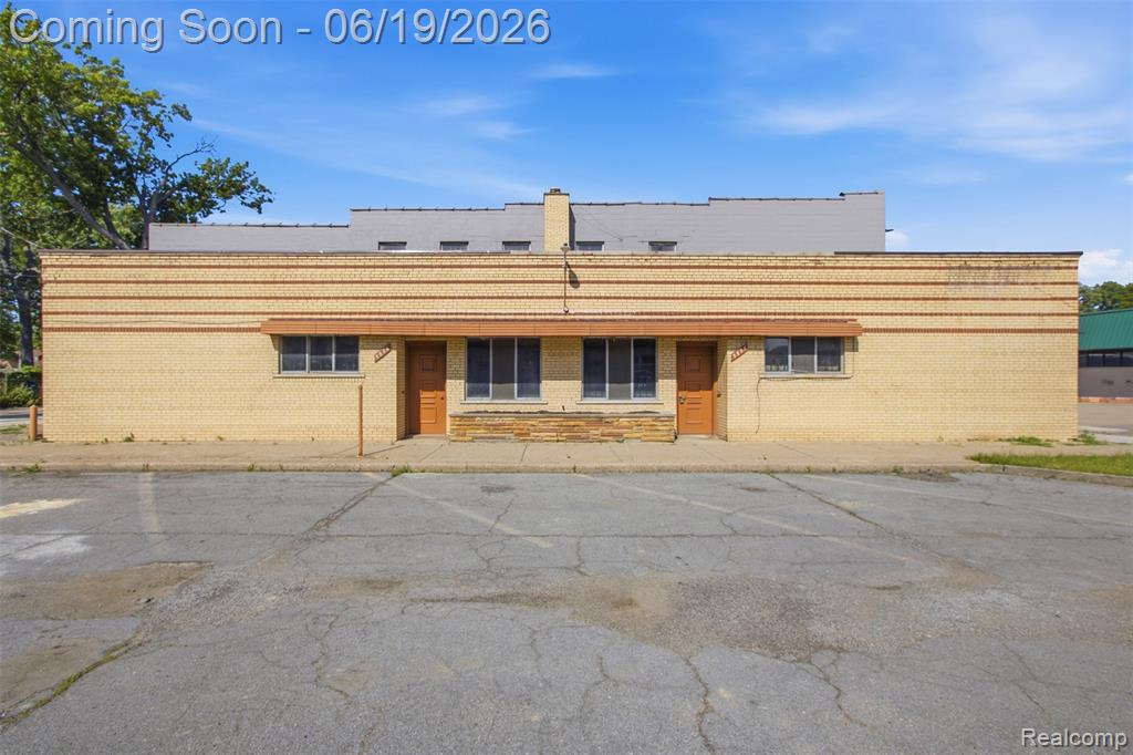 16205 E Warren Avenue, Detroit, MI 48224