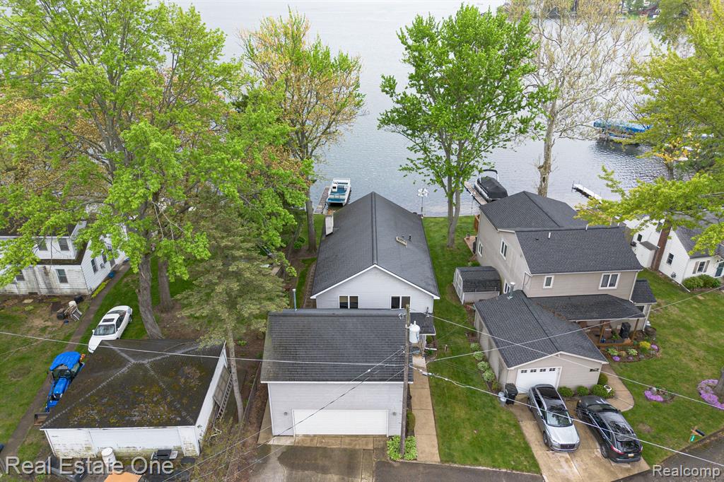 10194 Elmcrest Road, Whitmore Lake, MI 48189 — Photo 11