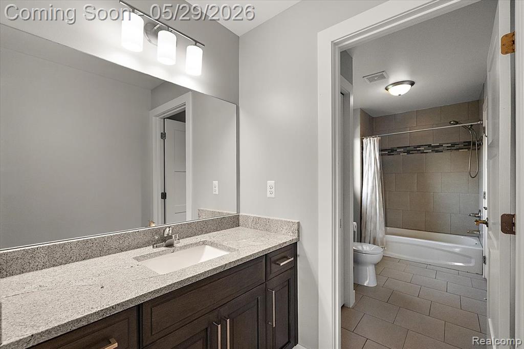 7659 Crimson Court, Utica, MI 48316 — Photo 32