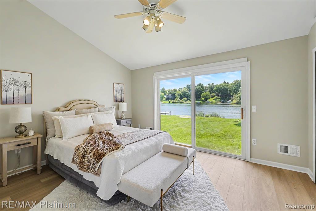 11624 ISLAND COURT, Hartland, MI 48353 — Photo 8
