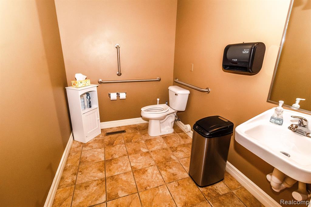 441 CLAY Street, Lapeer, MI 48446 — Photo 25