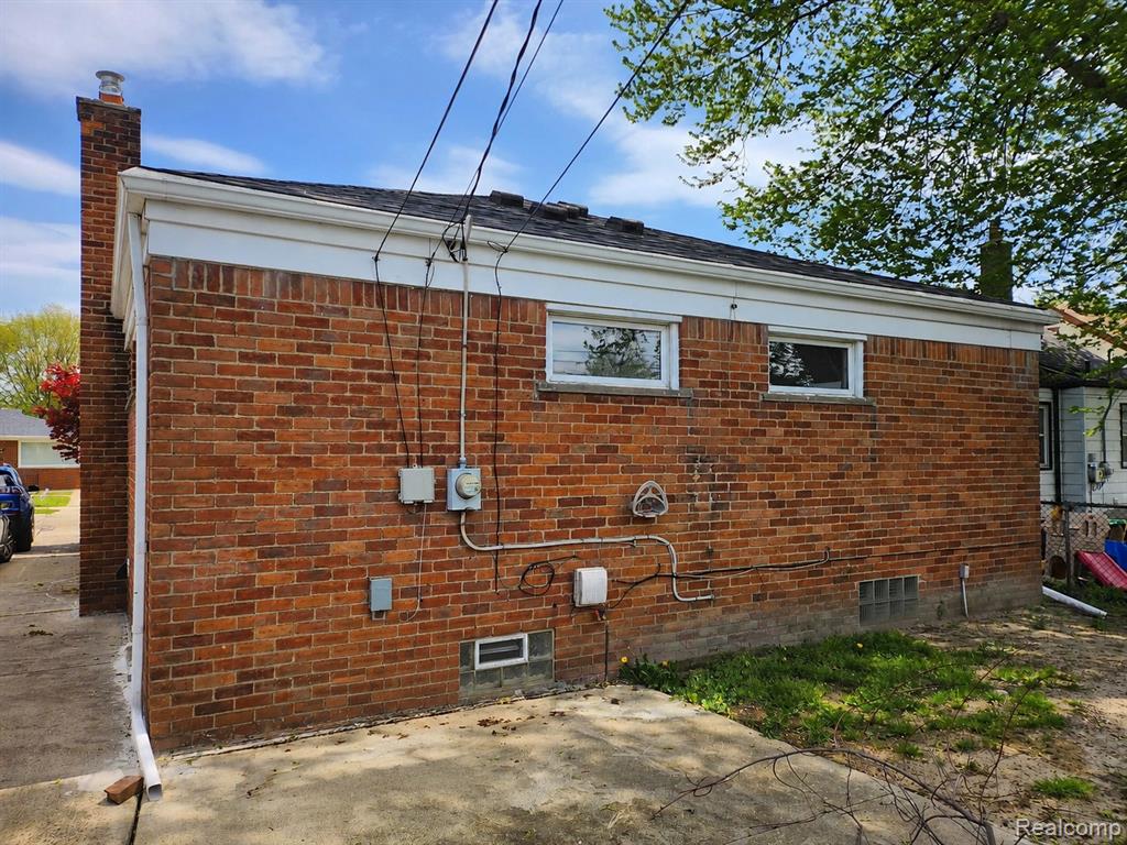 24593 Rosalind Avenue, Eastpointe, MI 48021 — Photo 5
