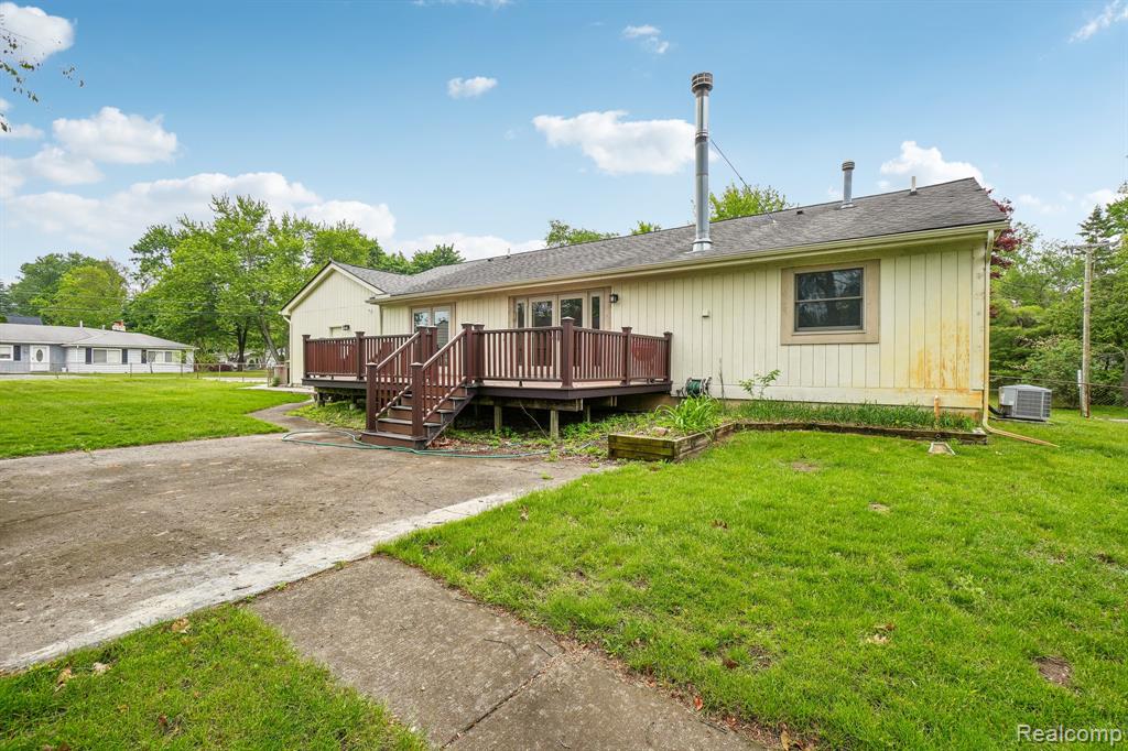1397 Flamingo Street, Wixom, MI 48393 — Photo 39