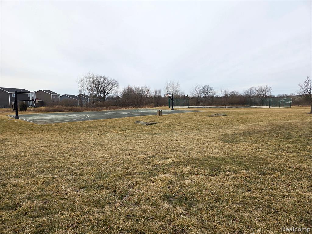 376 VENTURA, Howell, MI 48855 — Photo 26