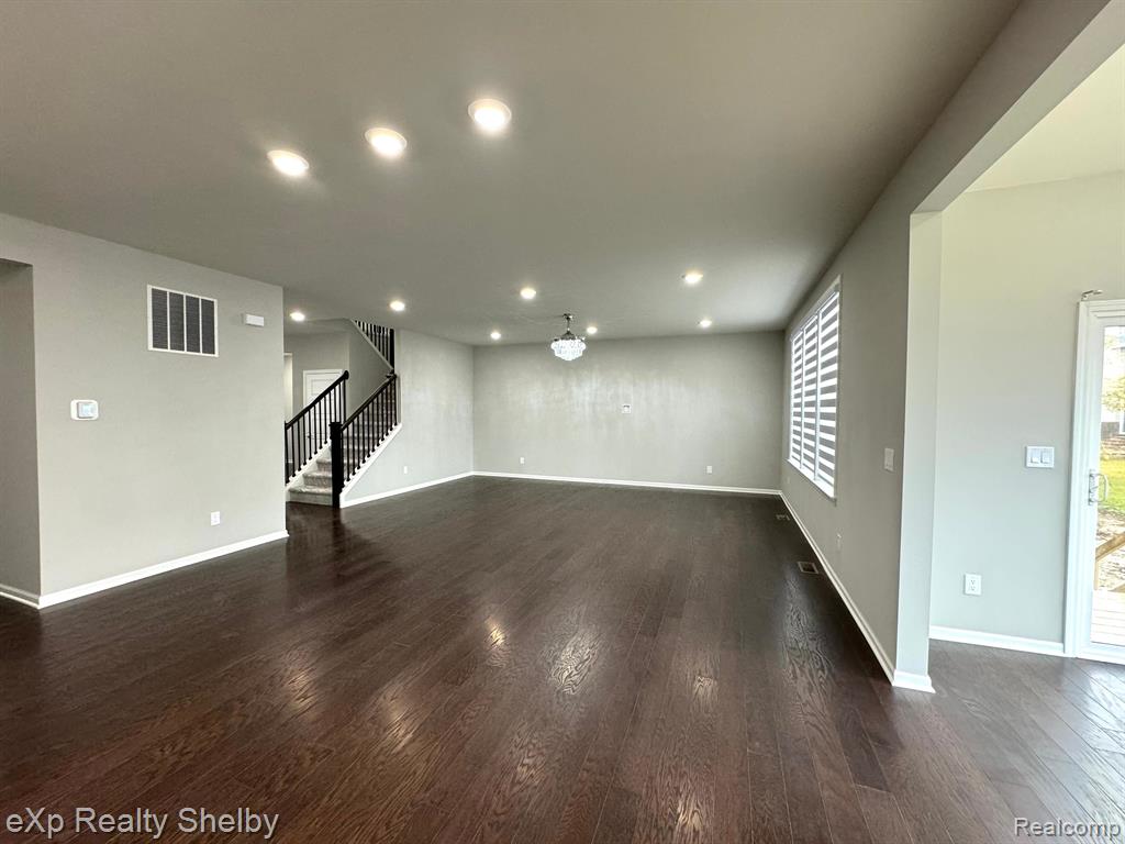 49477 Hummel Dr, Macomb, MI 48044 — Photo 10