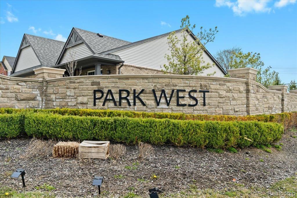 8242 BERWICK Drive, Westland, MI — Photo 37
