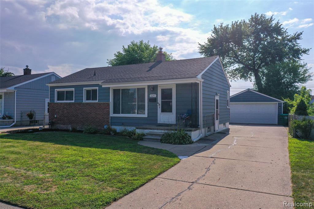 6647 Deering Street, Garden City, MI — Photo 3