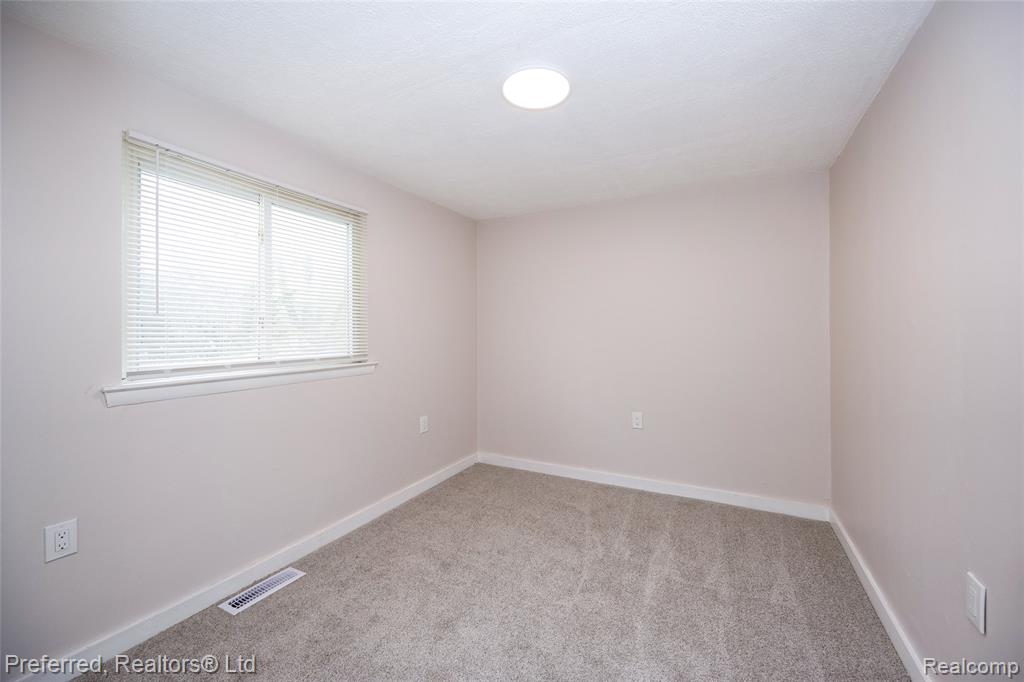 7304 Gilman Street, Westland, MI — Photo 18