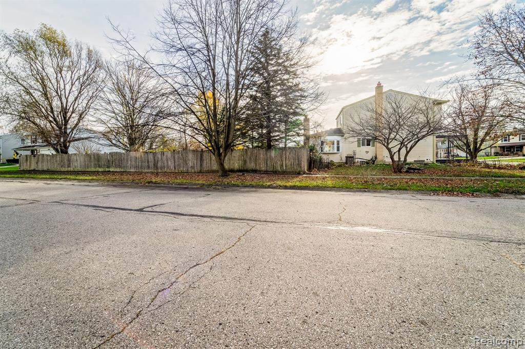 5809 HUNTINGTON Drive, Ypsilanti, MI 48197 — Photo 7