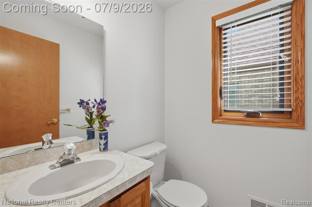6860 Bridgemont Drive, Canton, MI 48187 — Photo 17