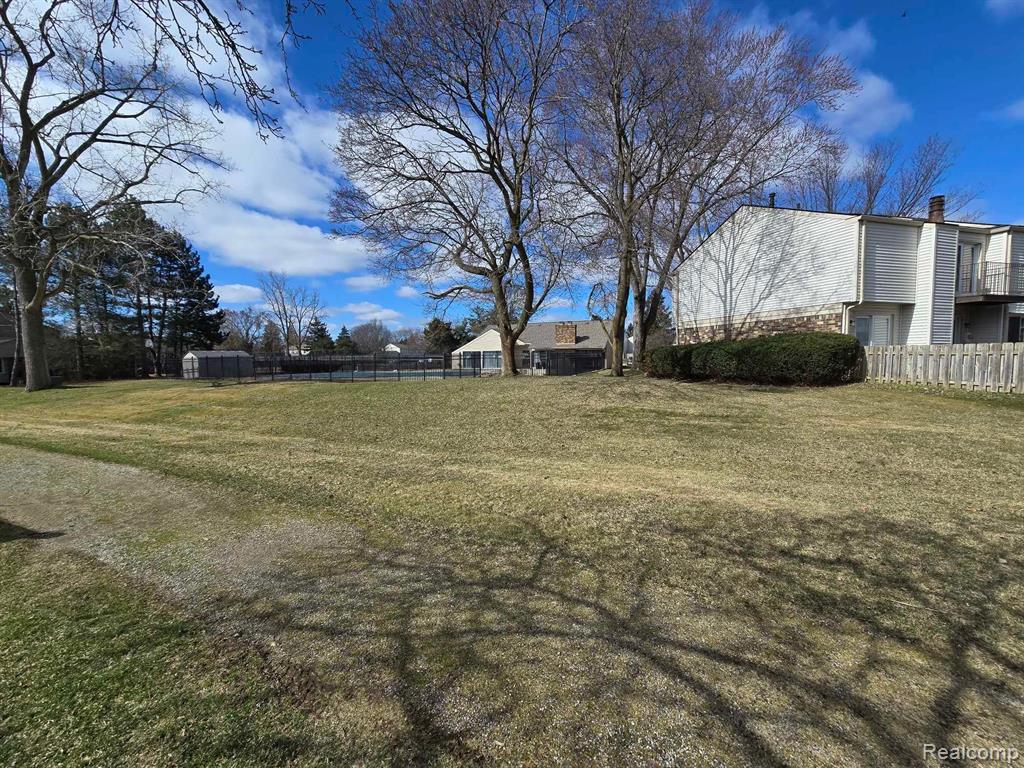 24450 BASHIAN Drive, Novi, MI — Photo 21