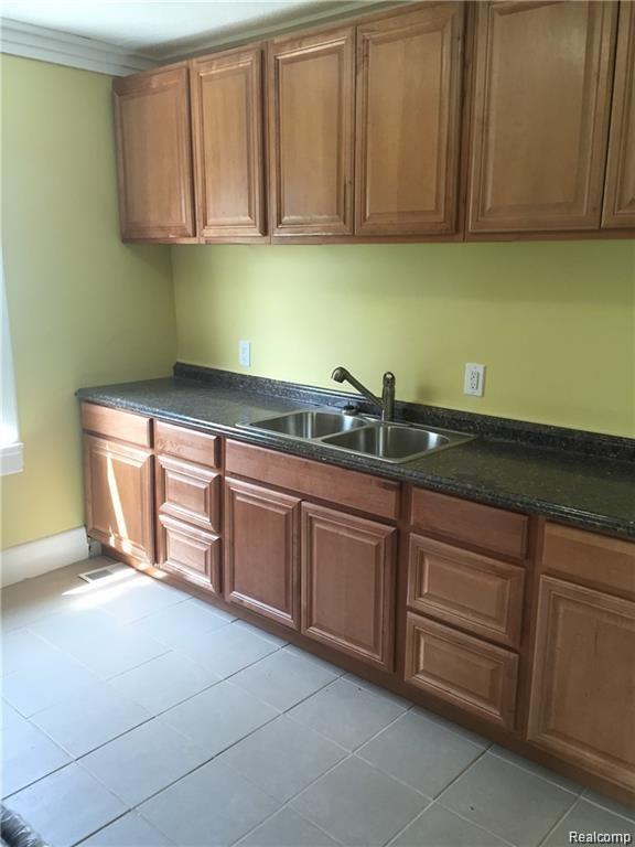 8088 TIMKEN Avenue, Warren, MI 48089 — Photo 7