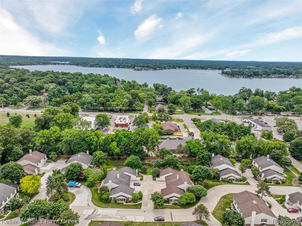 7617 Woodview Drive, 48, Waterford, MI 48327 — Photo 4