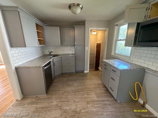 579 E Baker Avenue, Clawson, MI — Photo 15