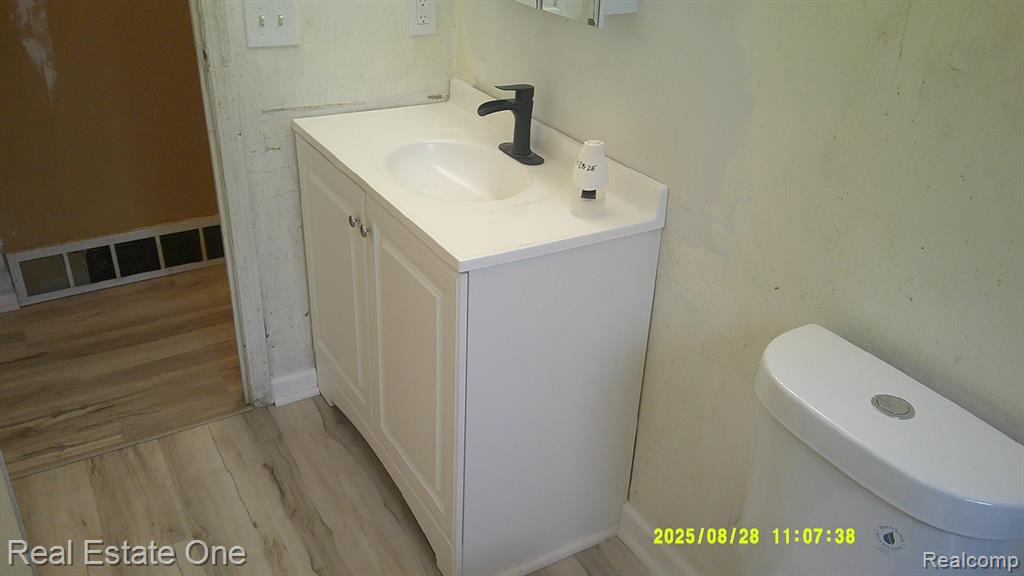 7716 Artesian Street, Detroit, MI 48228 — Photo 15
